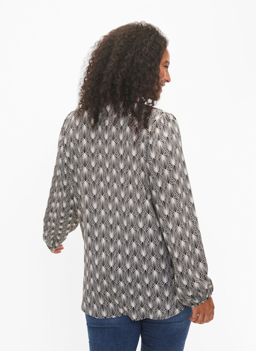 Skjortebluse med v-hals og print, Birch Graphic AOP, Model image number 1