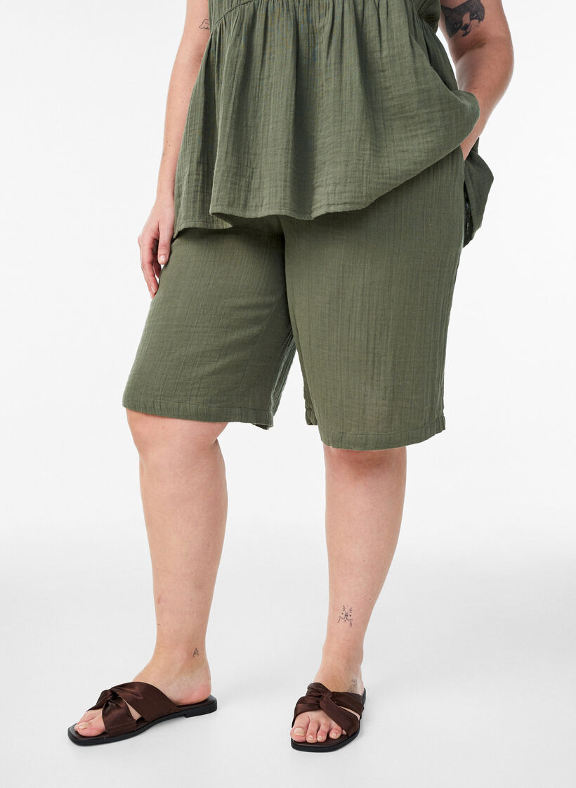 L&oslash;se shorts i bomuldsmusselin med h&oslash;j talje, Gr&oslash;n, Model image number 3