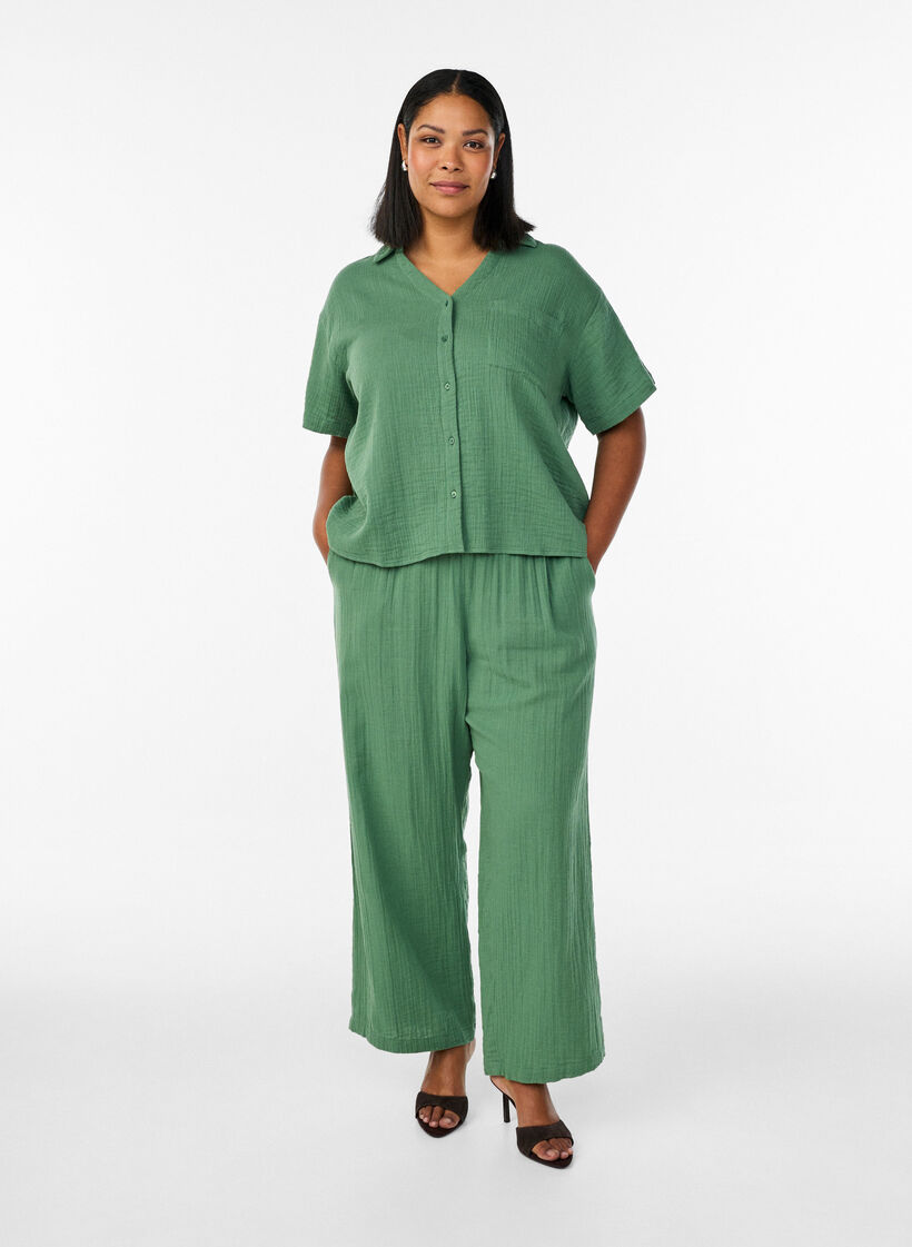 Skjortebluse i bomuldsmusselin med korte &aelig;rmer, Gr&oslash;n, Model image number 1