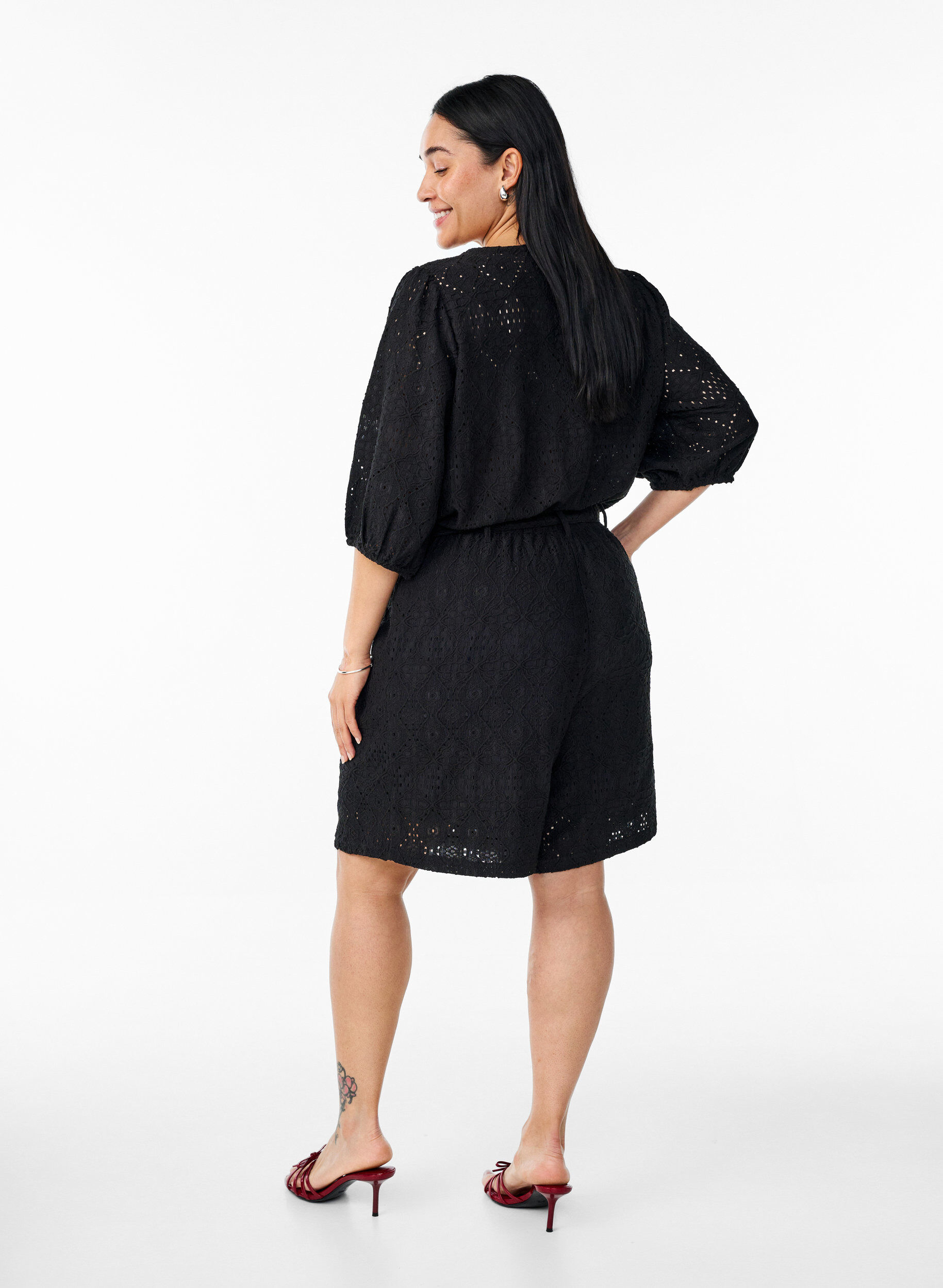 Zizzi Playsuit med korte &aelig;rmer og bindeb&aring;nd, Black, Model image number 1