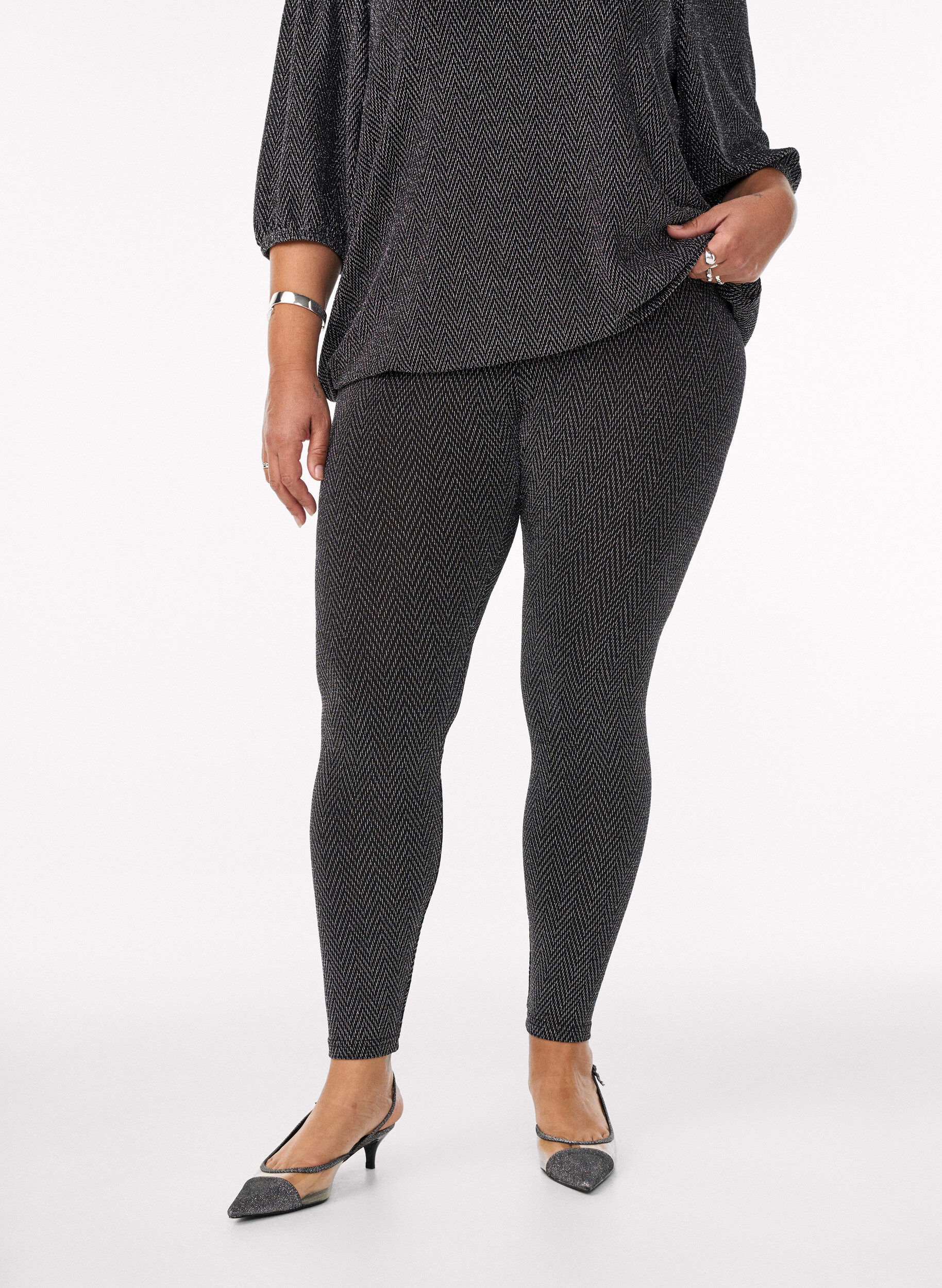 Zizzi Leggings med glitterm&oslash;nster, Sort, Model image number 2