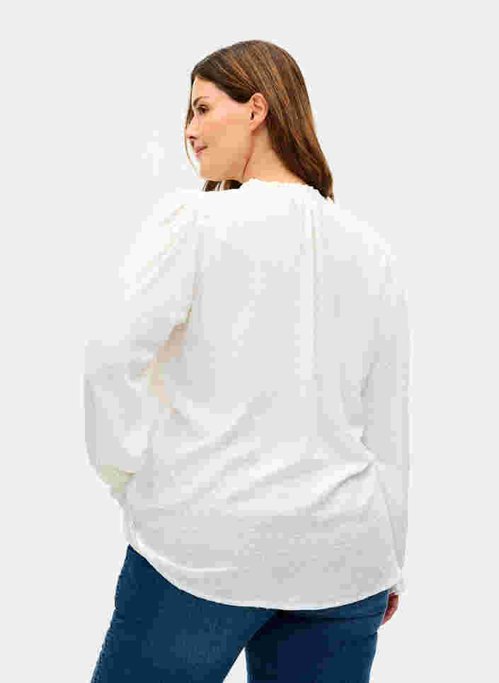 Langærmet bluse med smock- og flæsedetaljer, Bright White, Model image number 1