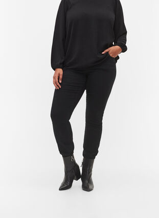 Ekstra slim Sanna jeans med regulær talje, Black, Model image number 2
