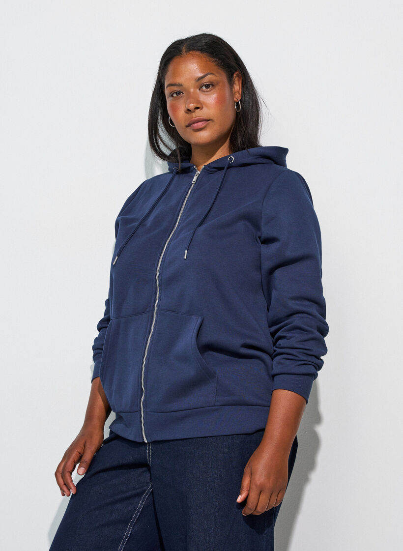Sweat h&aelig;ttetr&oslash;je med lynl&aring;s og lommer, Bl&aring;, Model image number 0