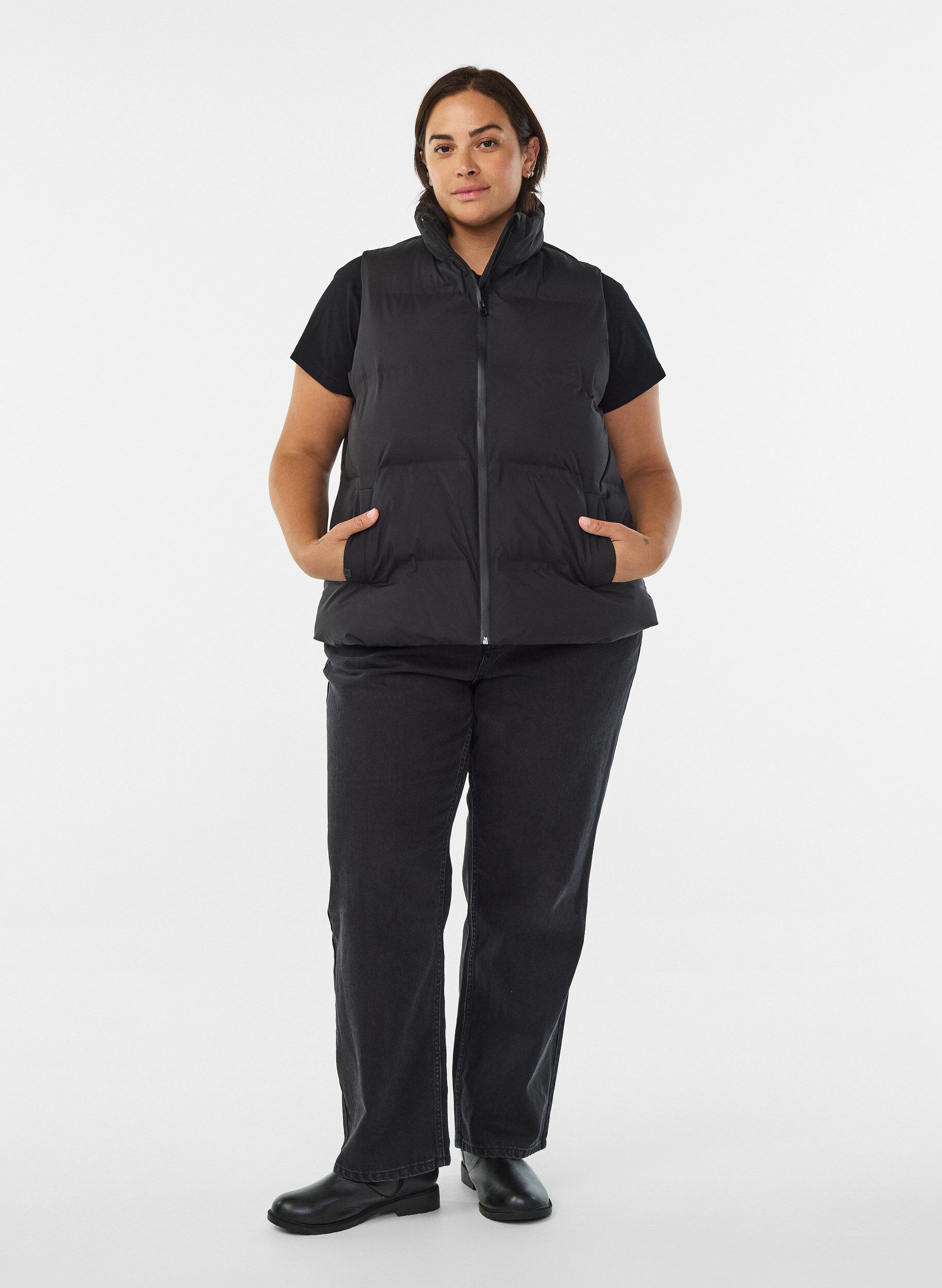 ZizziKort puffervest med h&oslash;j krave, Sort, Model image number 1