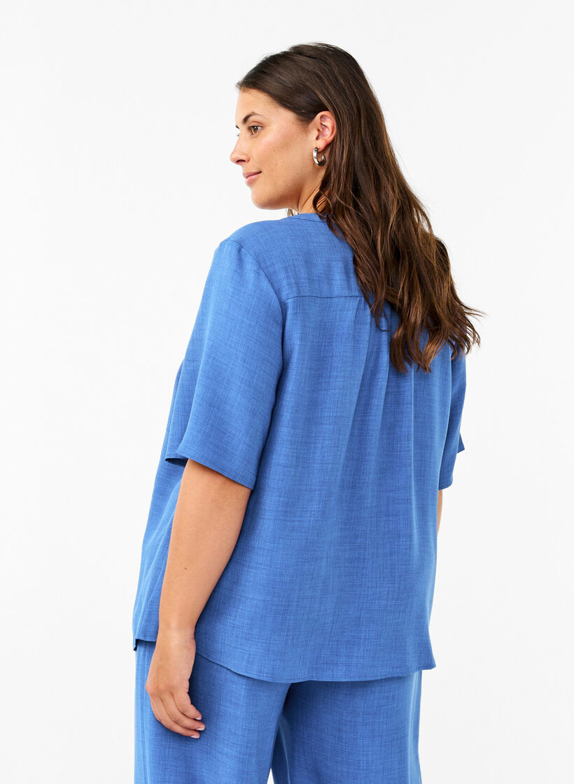 Skjortebluse med v-hals og korte &aelig;rmer, Bl&aring;, Model image number 2