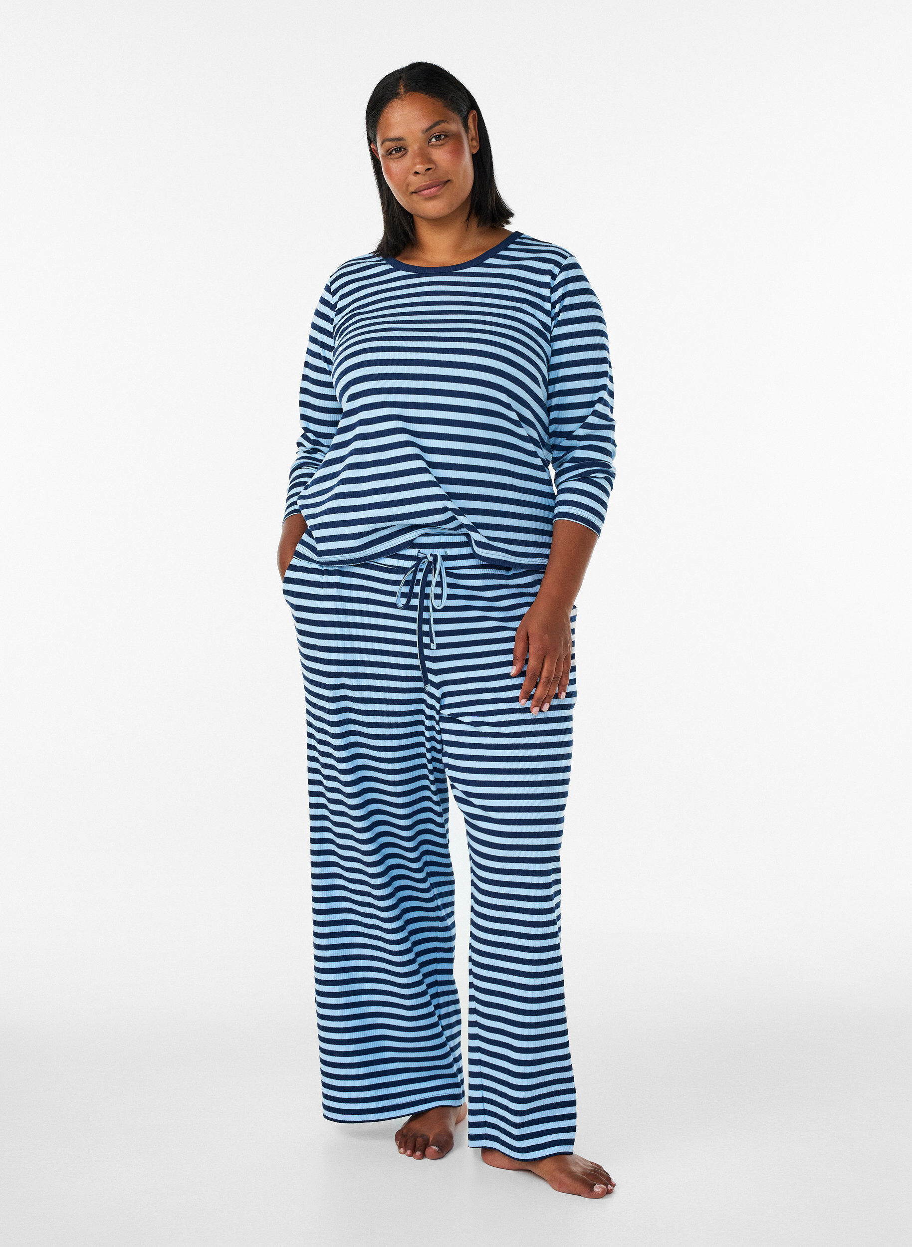 ZizziStribede natbukser med h&oslash;j talje og brede ben, Bl&aring;, Model image number 0