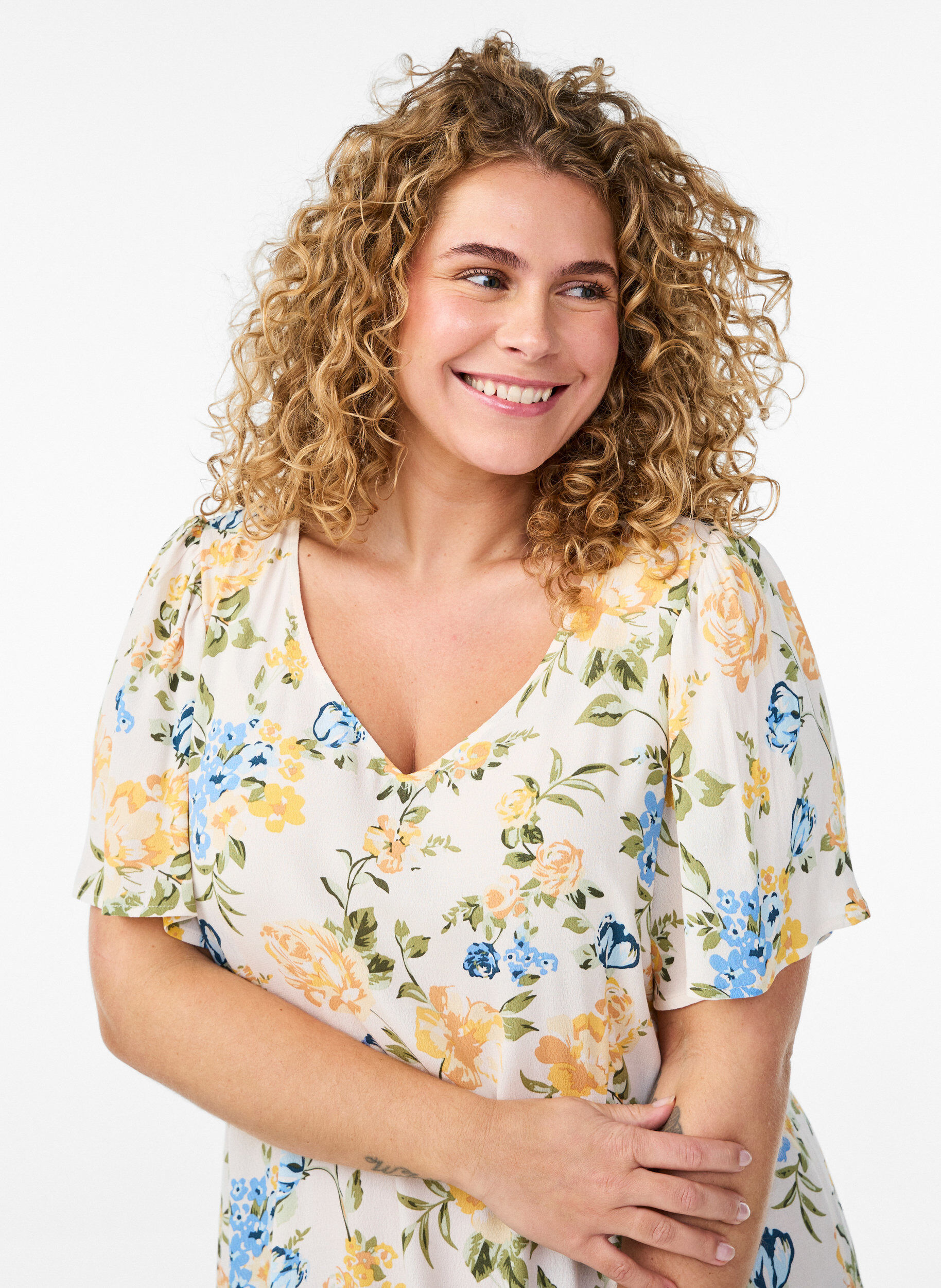 Zizzi Midikjole i viskose med blomsterprint, Bl&aring;, Model image number 2