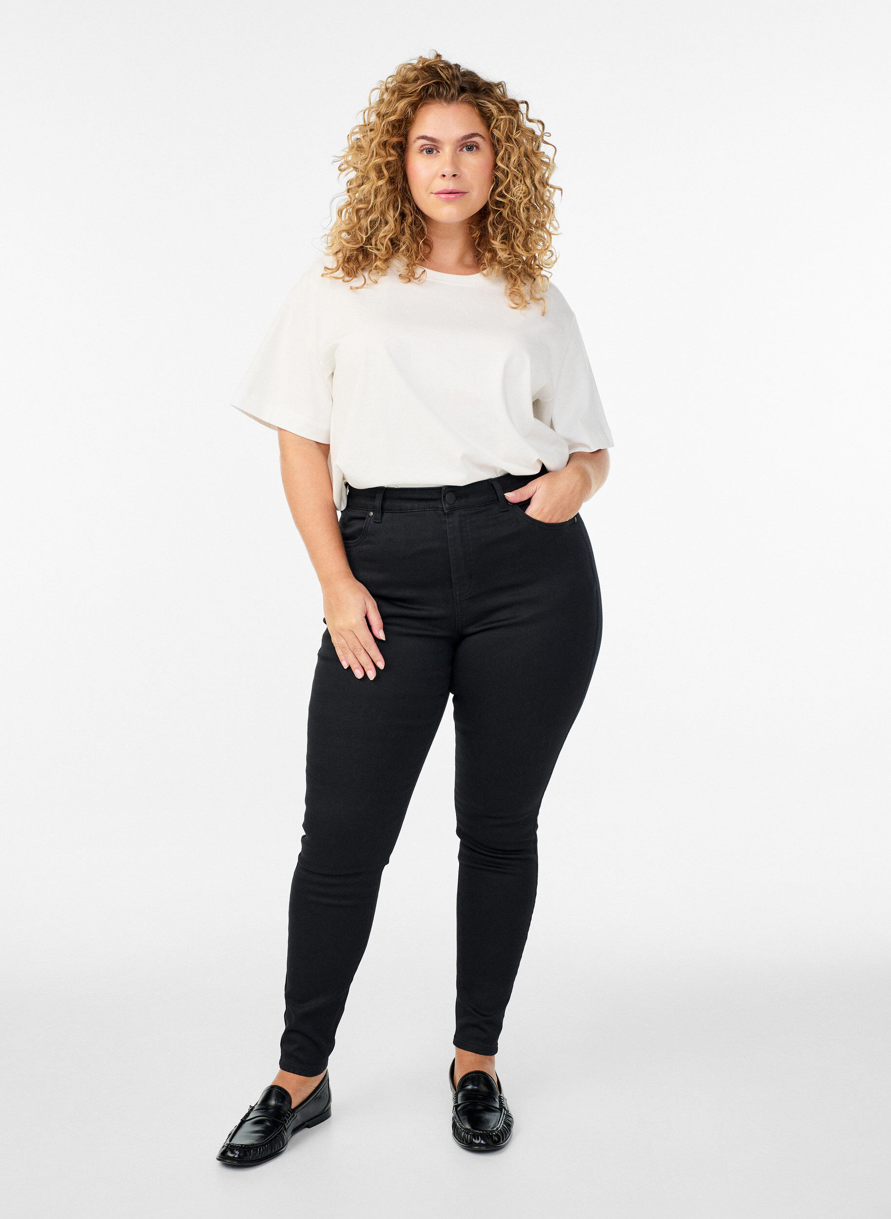 Super slim Amy jeans med h&oslash;j talje, Sort, Model
