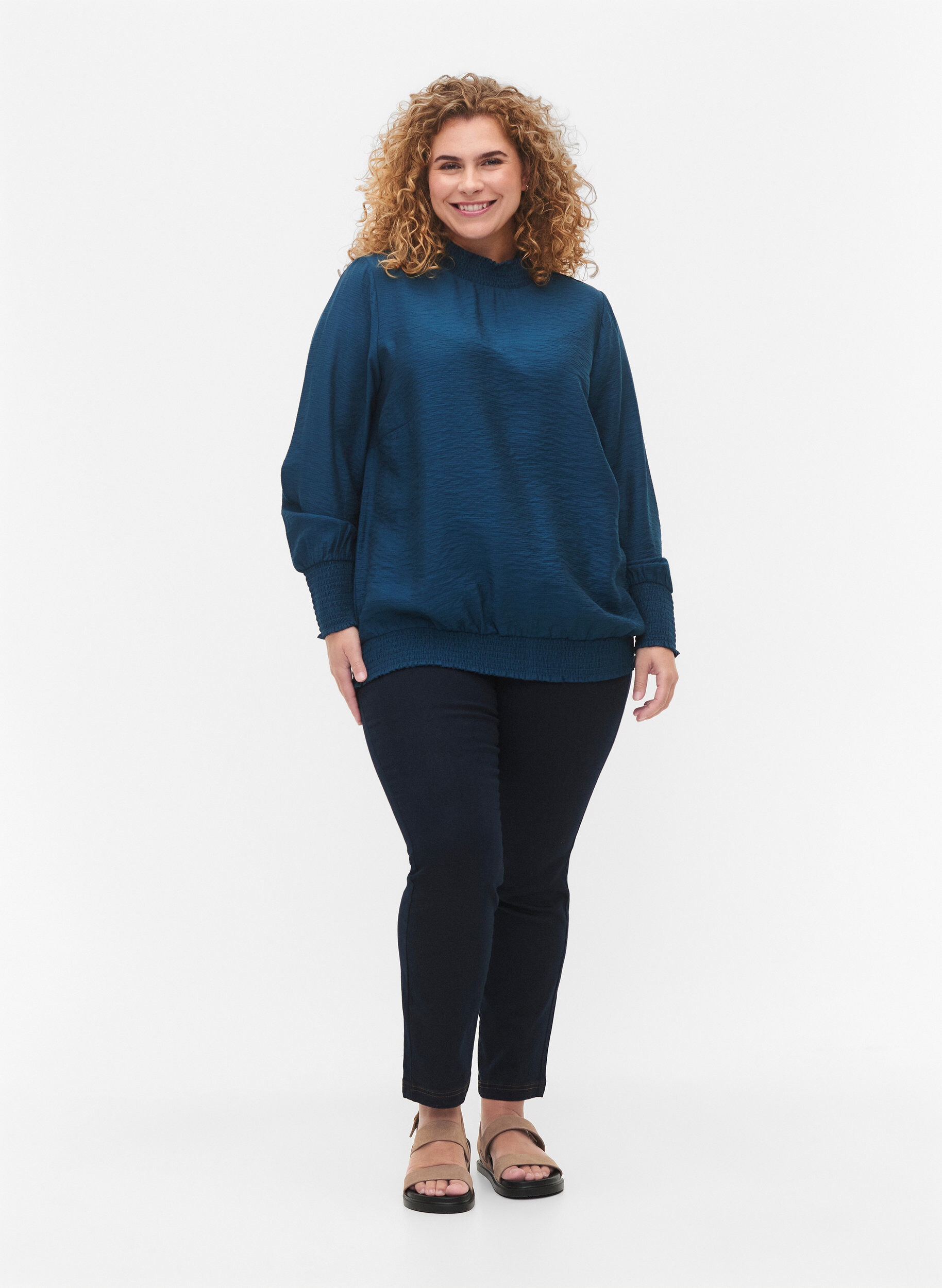 Zizzi Smockbluse i viskose, Reflecting Pond, Model image number 2