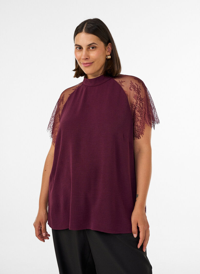 Bluse med korte blonde&aelig;rmer og h&oslash;j hals, R&oslash;d, Model image number 0