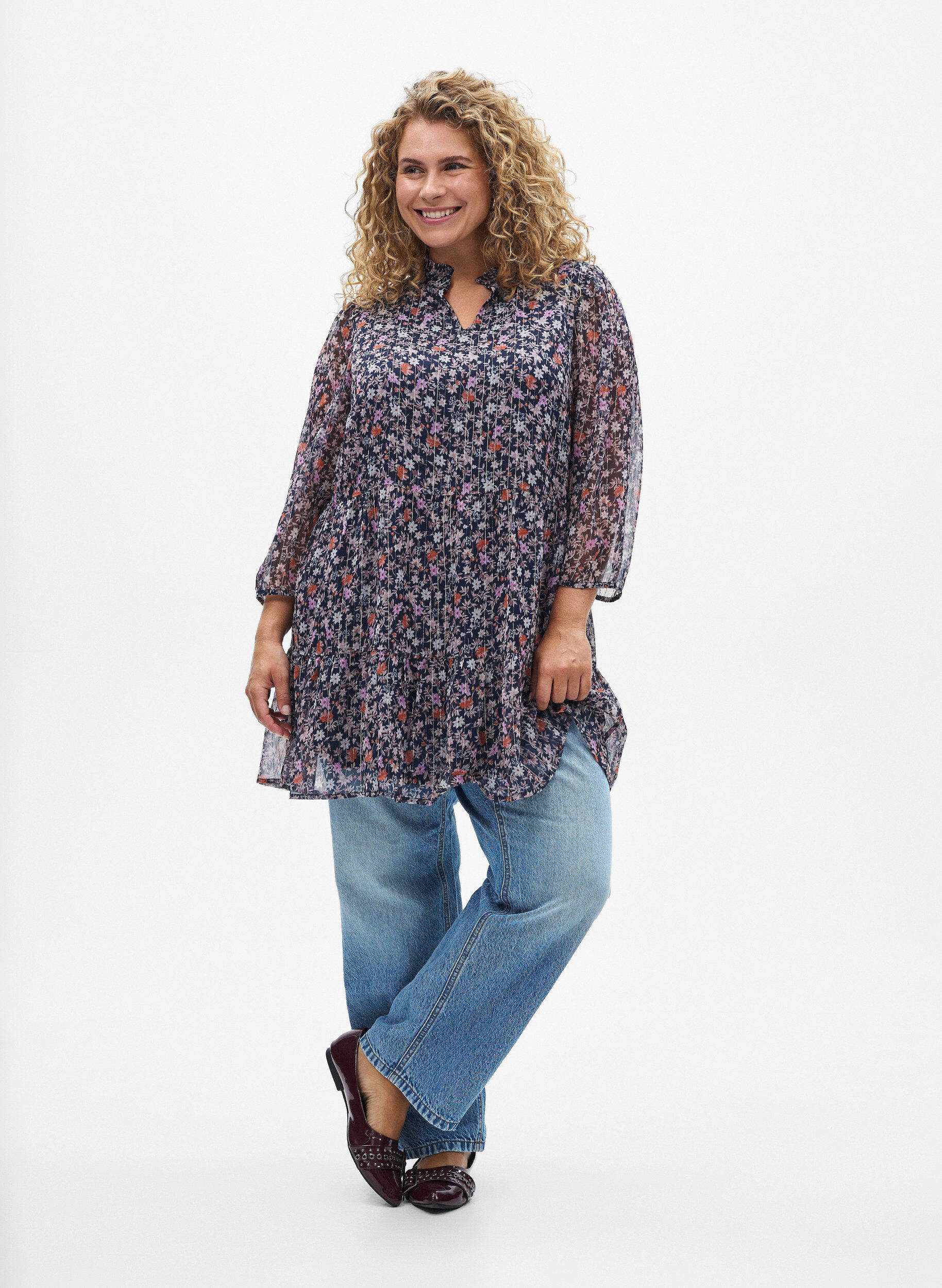 ZizziTunika med blomsterprint og glittertr&aring;de, Bl&aring;, Model image number 1