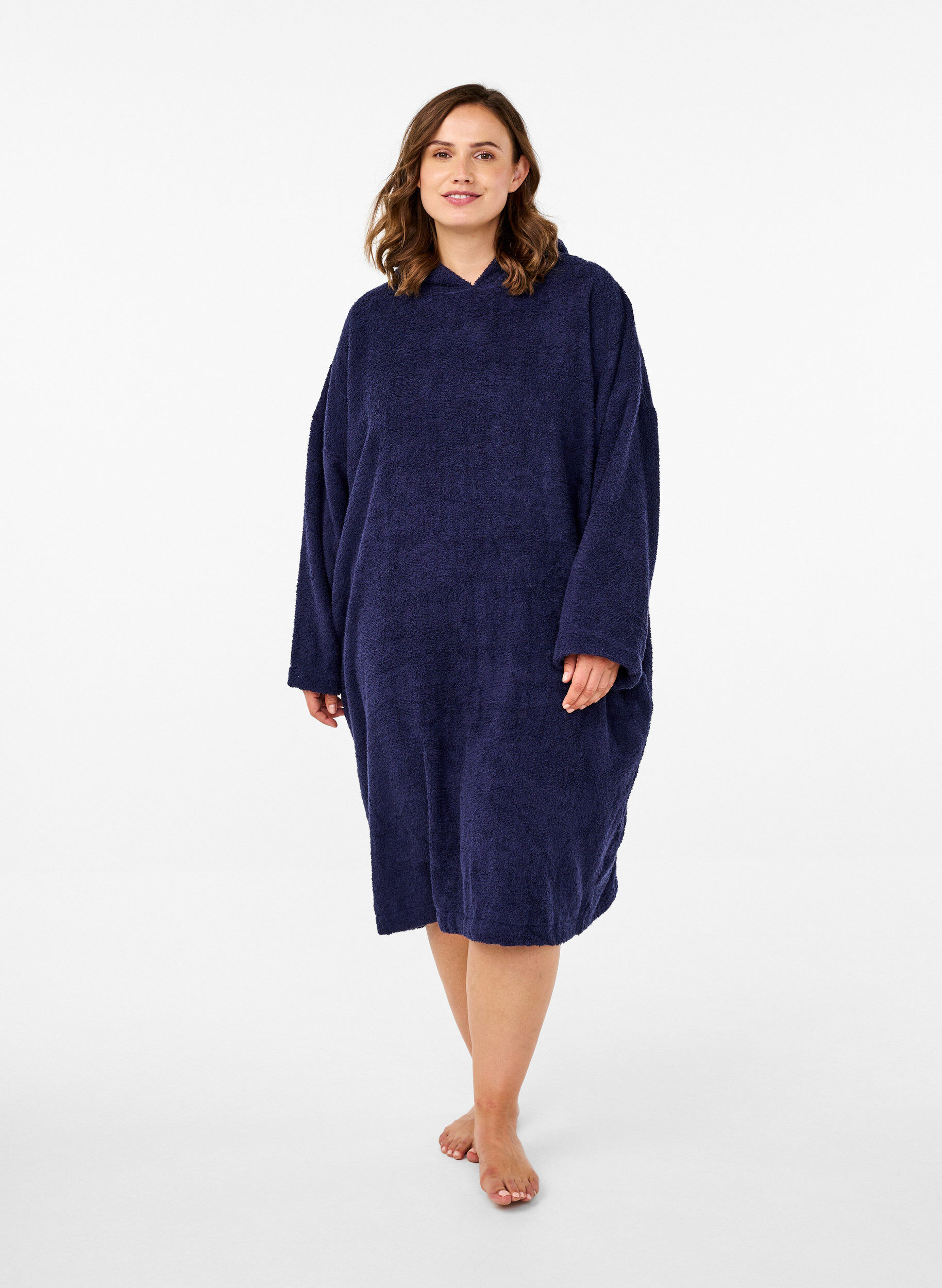 Zizzi Frott&eacute; poncho med h&aelig;tte, Navy Blazer, Model image number 2