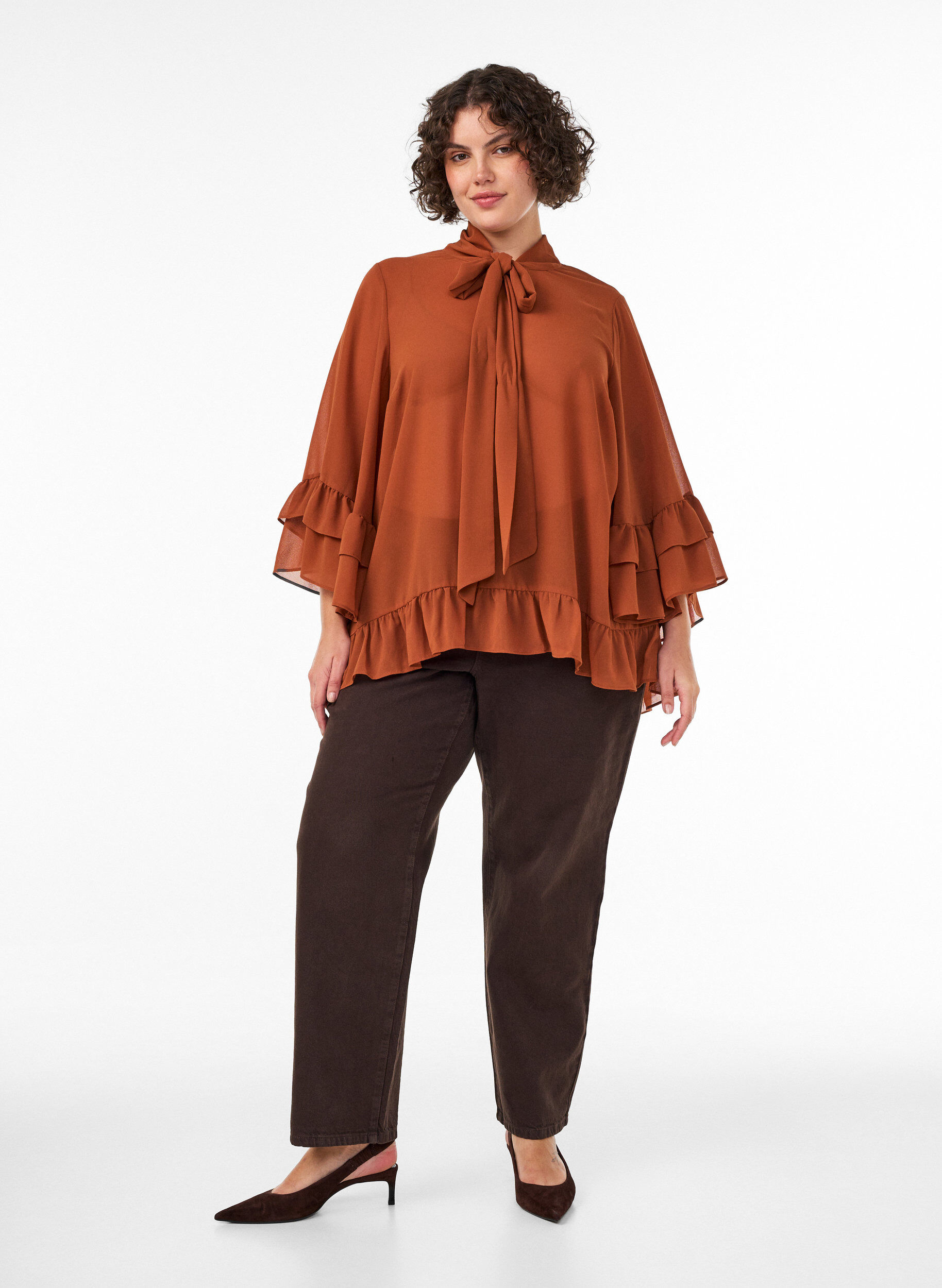 ZizziBluse med sl&oslash;jfeb&aring;nd og fl&aelig;sedetaljer, Brun, Model image number 1