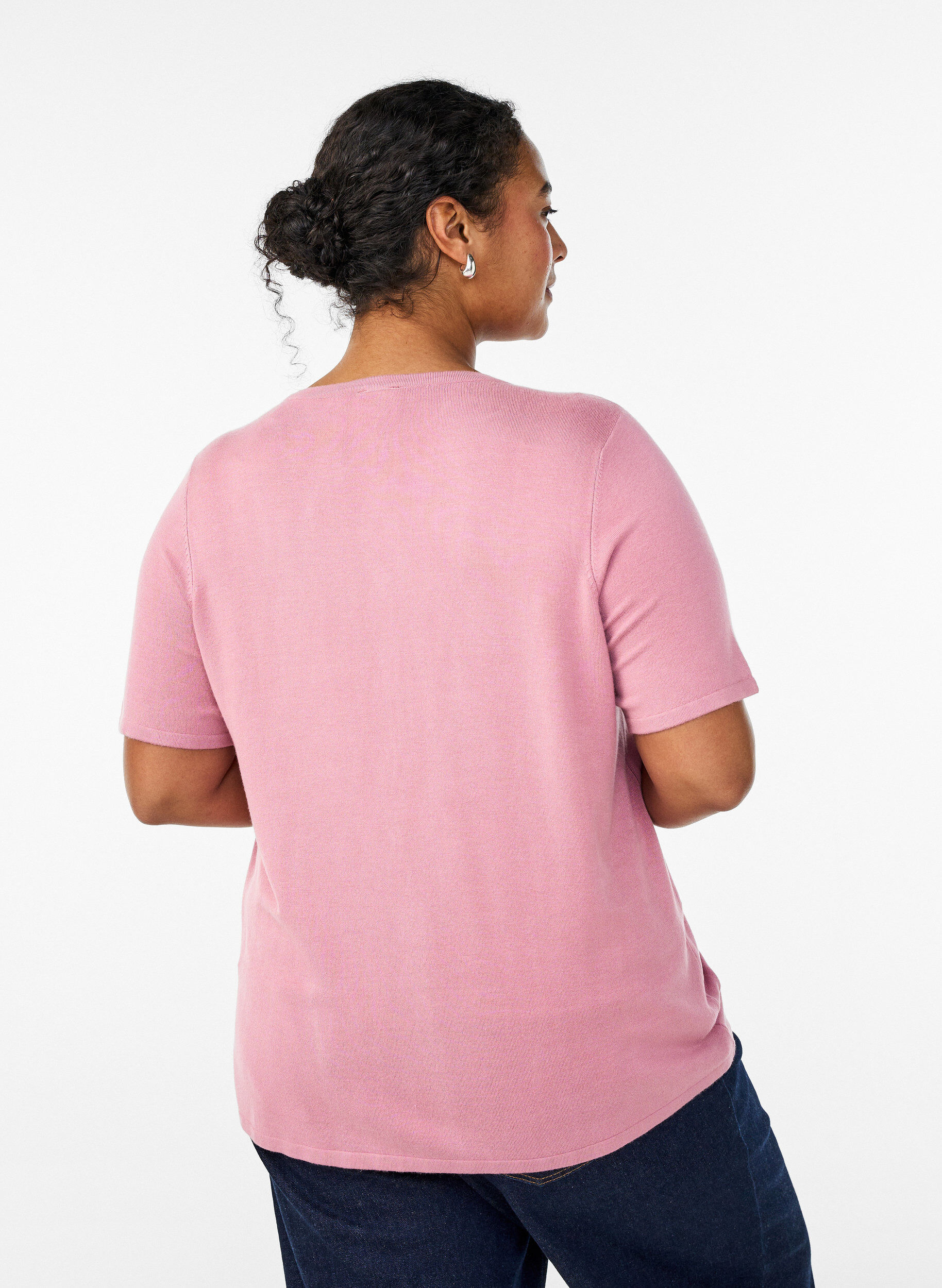 Zizzi Kort&aelig;rmet strikcardigan i viskose, Lyser&oslash;d, Model image number 2