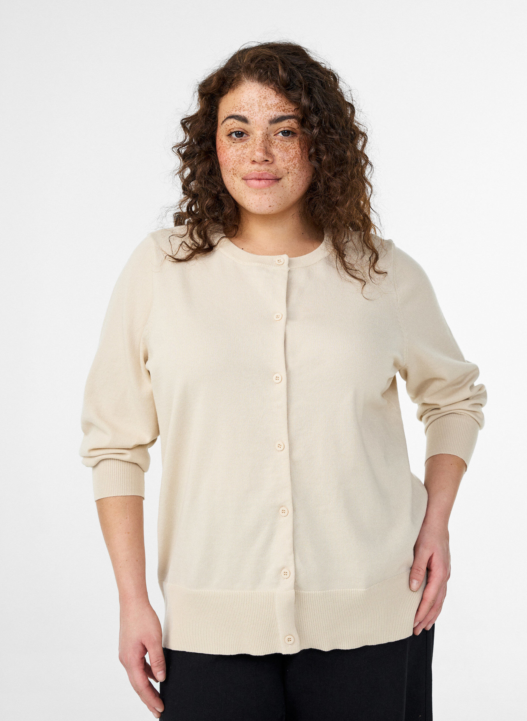 Finstrikket cardigan med rund hals, Beige, Model