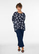 Blomstret bluse med lange &aelig;rmer, Bl&aring;, Model image number 1