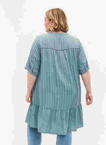 Stribet viskose kjole med blondebånd, Smoke Blue, Model image number 1