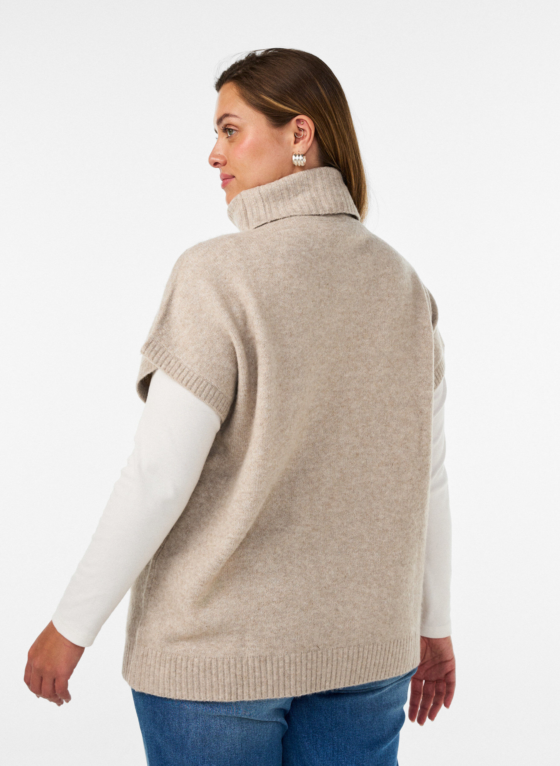 ZizziStrikvest med rullekrave og kabelstrik, Beige, Model image number 2