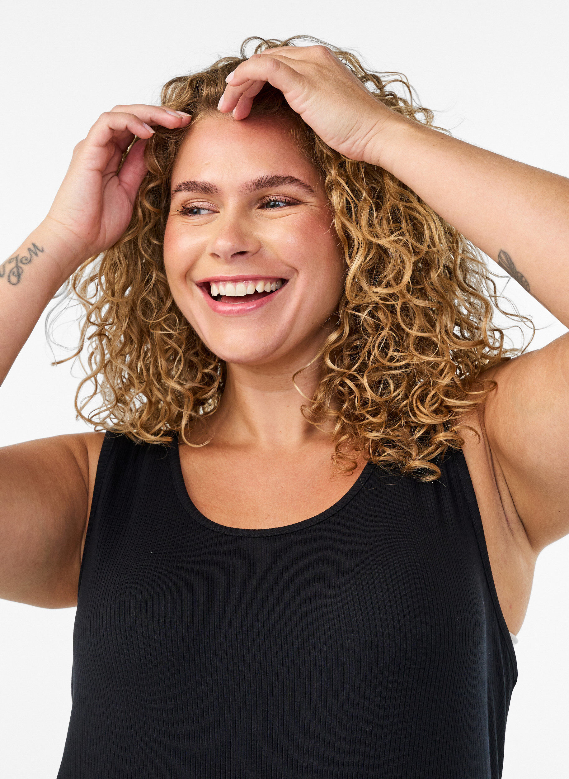 Zizzi&AElig;rmel&oslash;s ribkjole i viskose, Sort, Model image number 2