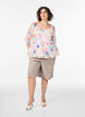 Bluse i lyocell med blomsterprint og hjerteudsk&aelig;ring, Hvid, Model image number 1