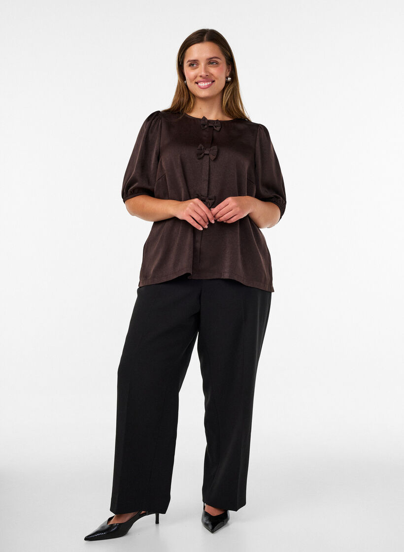 Satinbluse med sl&oslash;jfer og albuelange &aelig;rmer, Brun, Model image number 1