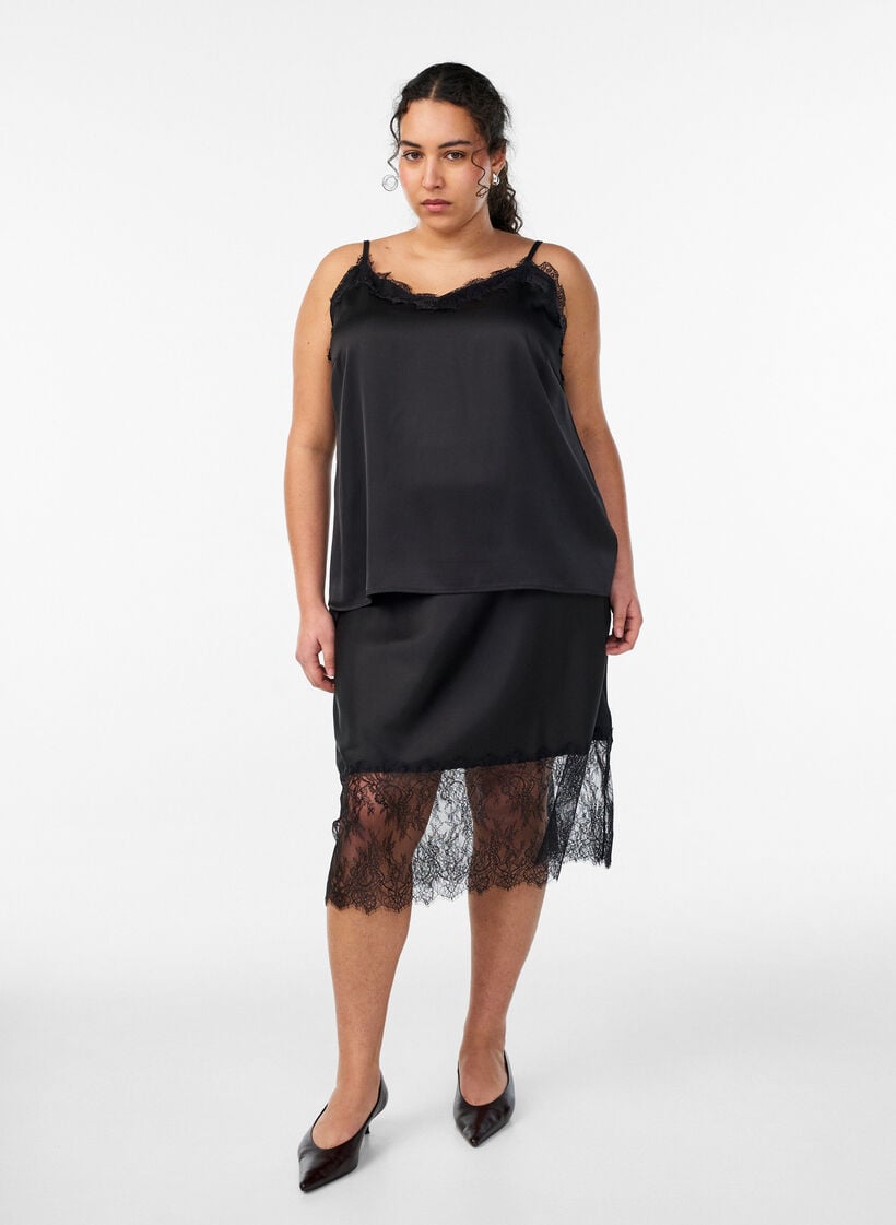 Stroptop i satinlook med blonde, Sort, Model image number 1