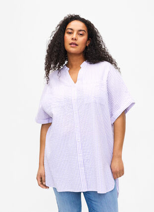Stribet skjorte med brystlommer, White/LavenderStripe, Model image number 0