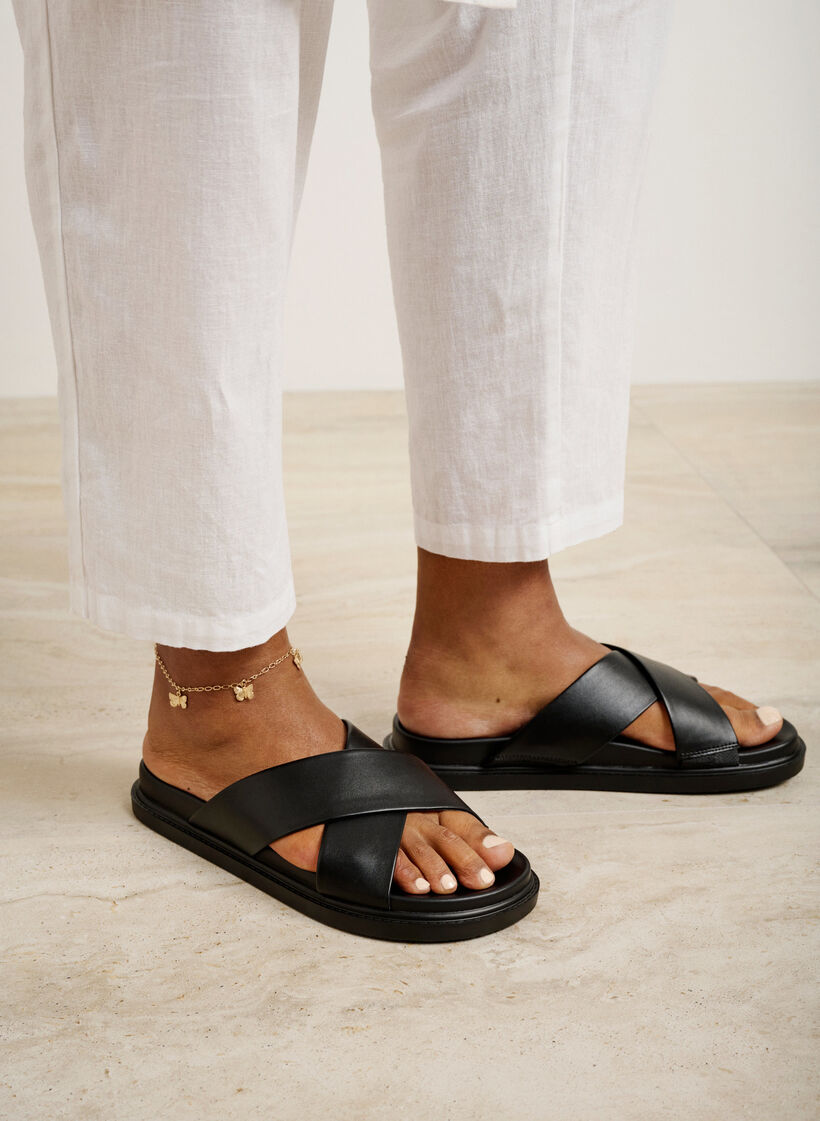 Wide fit sandal med krydsede remme, Black, Image image number 0
