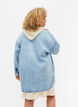 Løstsiddende denimjakke med knapper, Light blue denim, Model image number 1