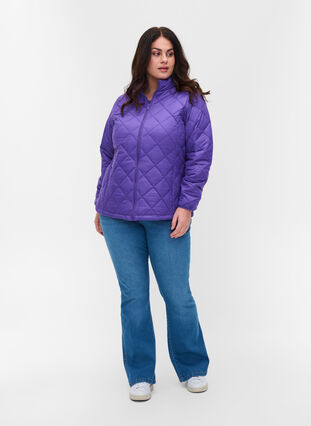 Quiltet letvægts jakke med lynlås og lommer , Ultra Violet, Model image number 3