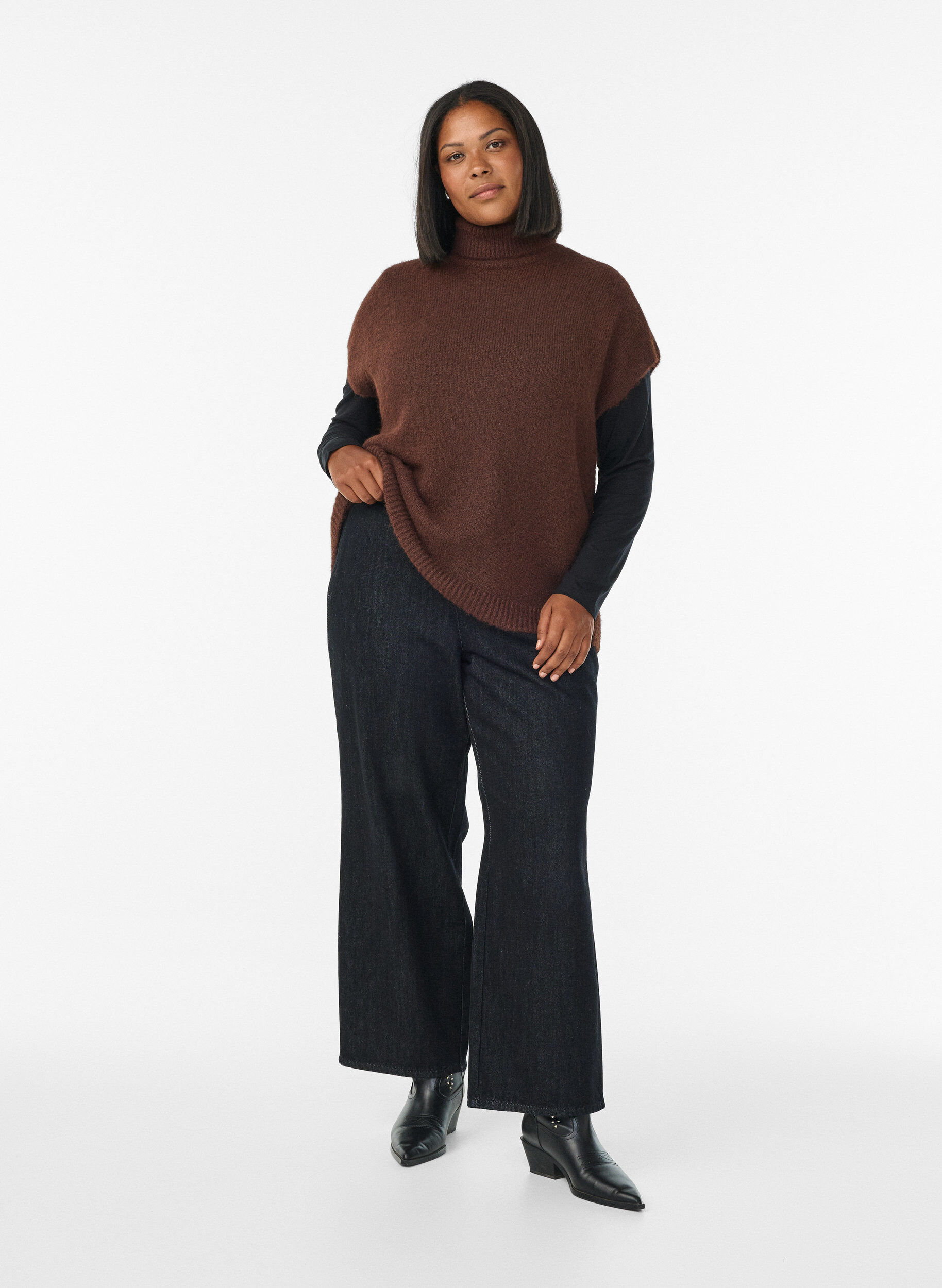 Zizzi &AElig;rmel&oslash;s strikvest med rullekrave, Brun, Model image number 1