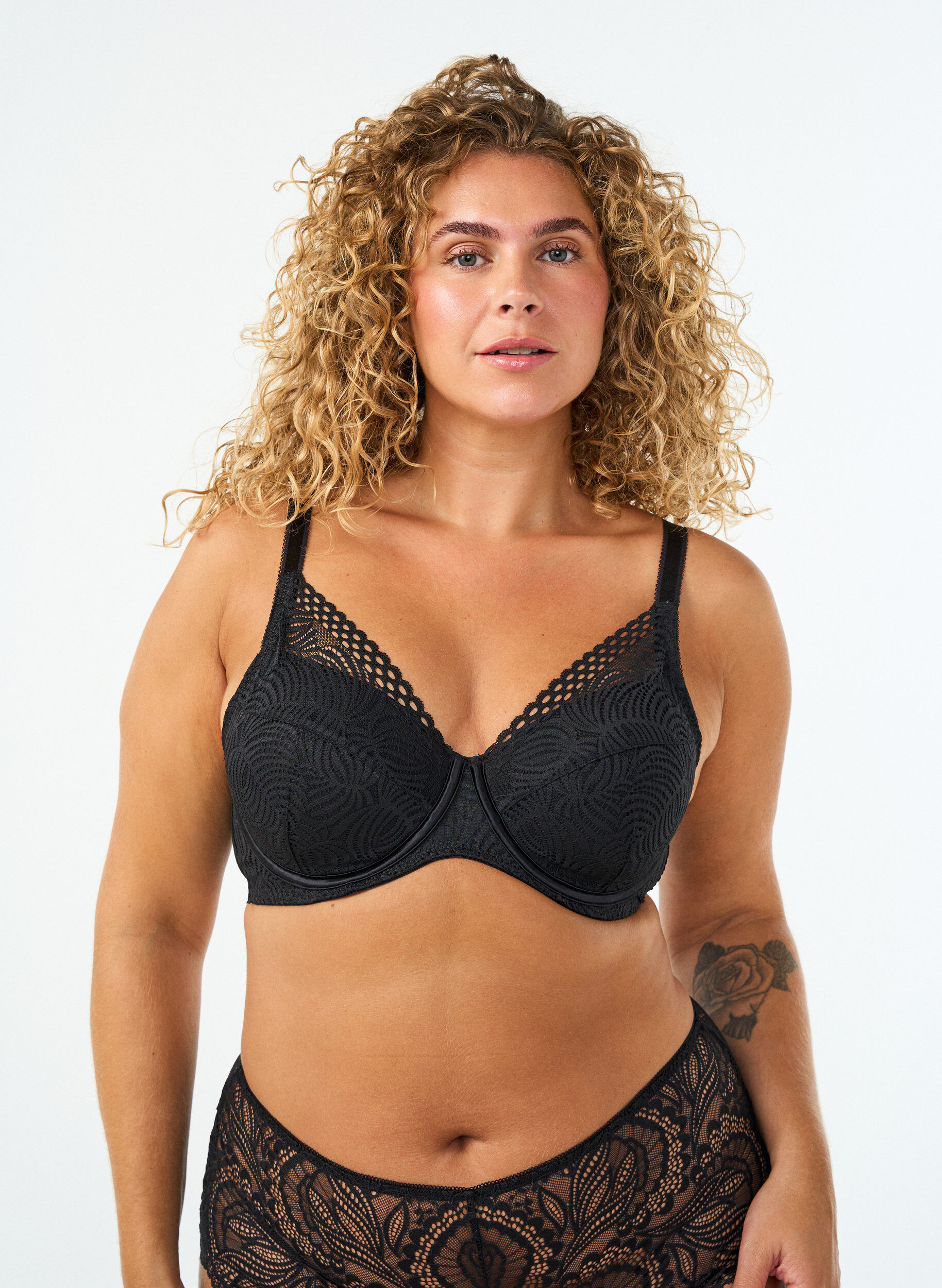 Blonde-bh med vatterede sk&aring;le, Sort, Model