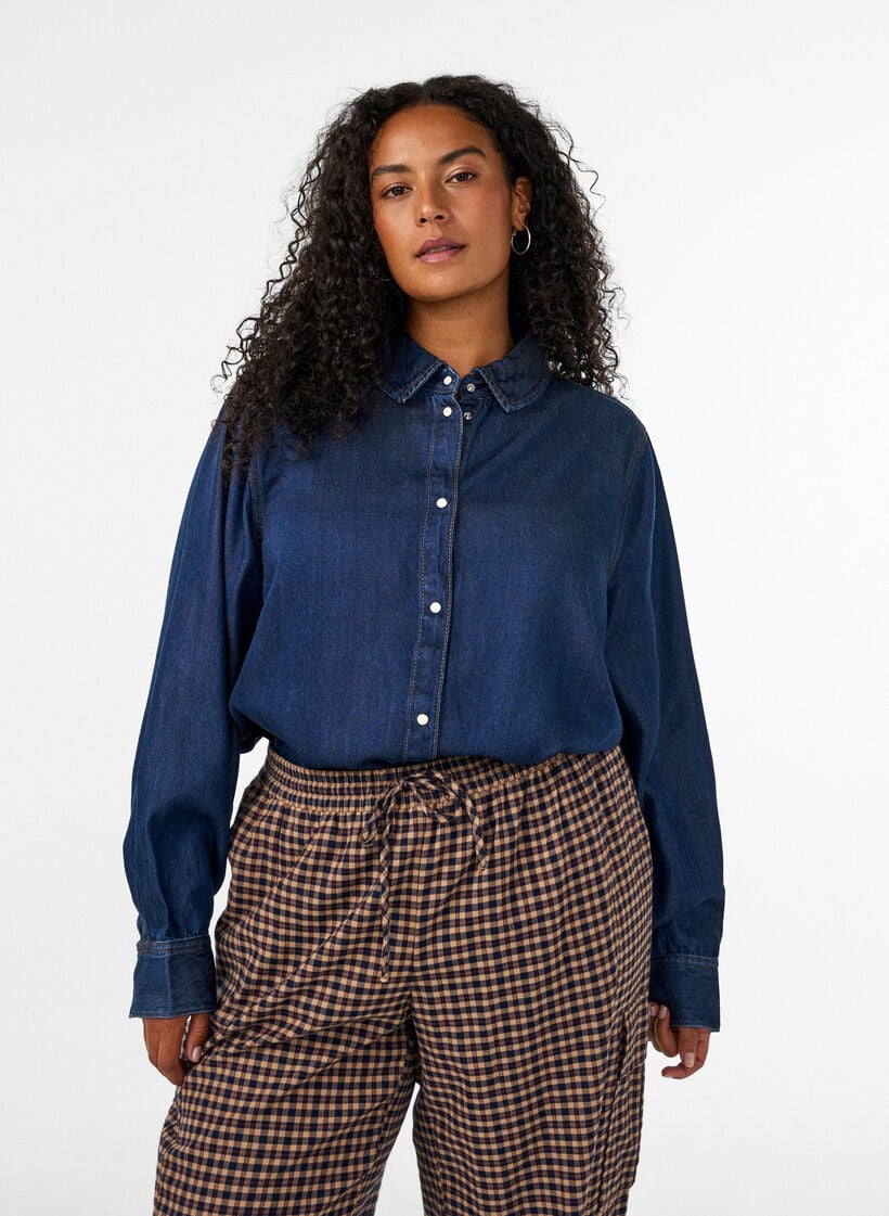Denimskjorte i lyocell med trykknapper, Bl&aring;, Model image number 0