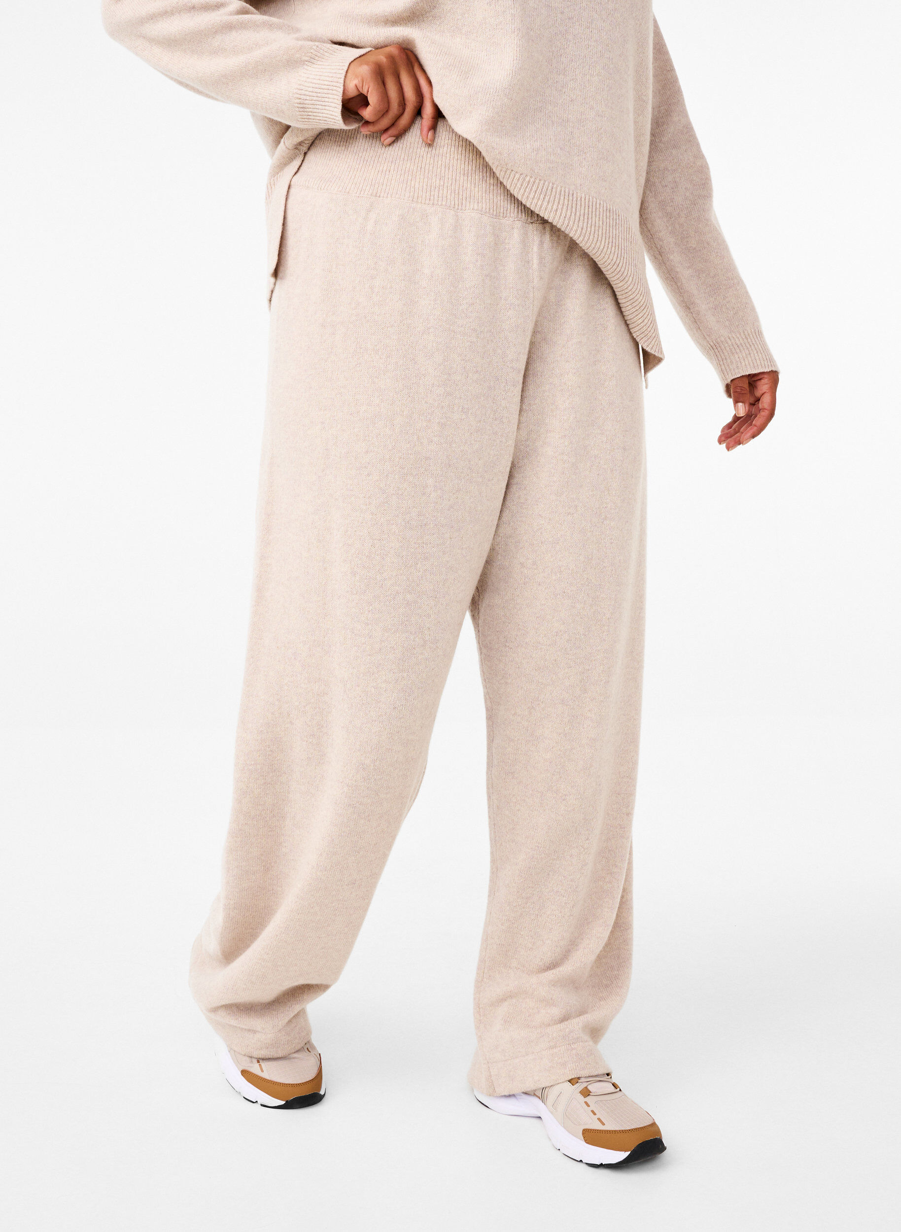 Zizzi Strikbukser i merinould med h&oslash;j talje, Pumice Stone Mel., Model image number 2