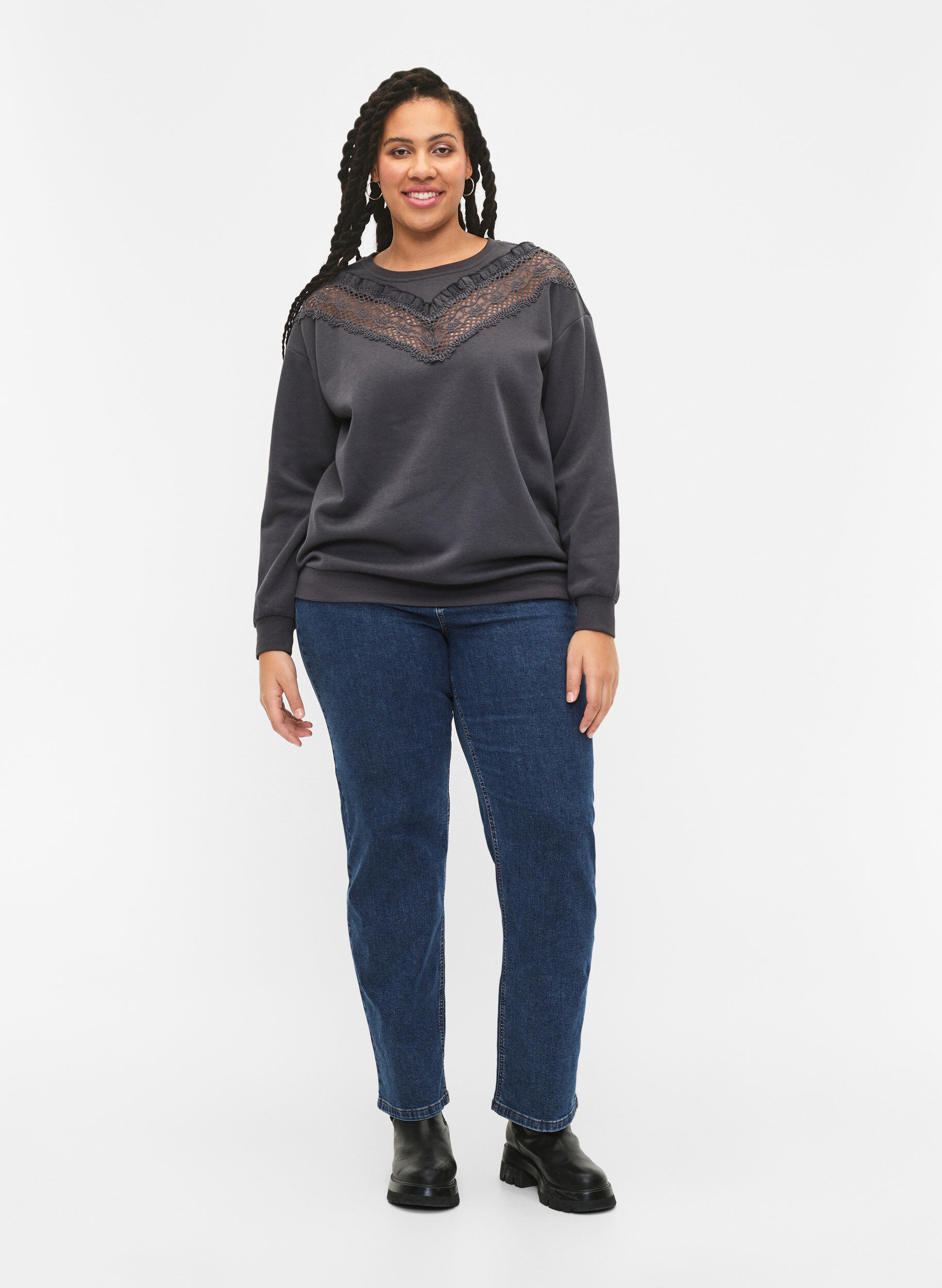 Zizzi Sweatshirt med fl&aelig;se og crochet detalje, Dark Grey, Model image number 2