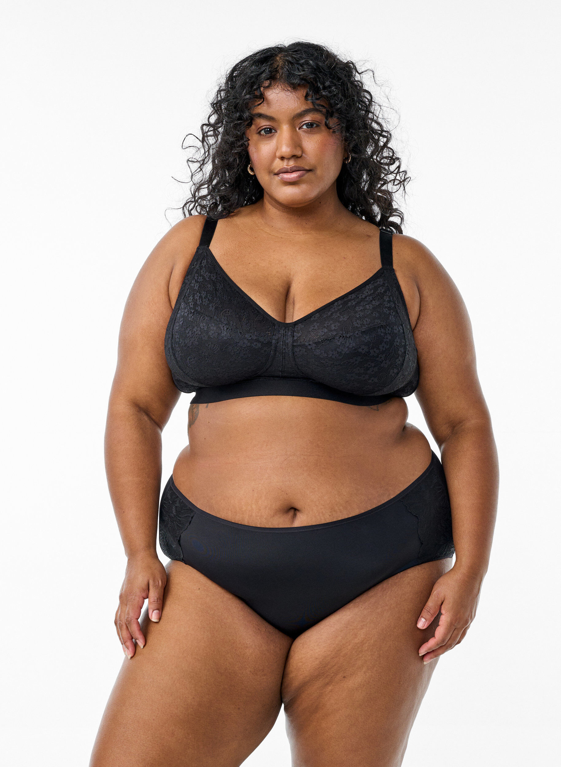 Zizzi B&oslash;jlefri bh med blonder, Sort, Model image number 1