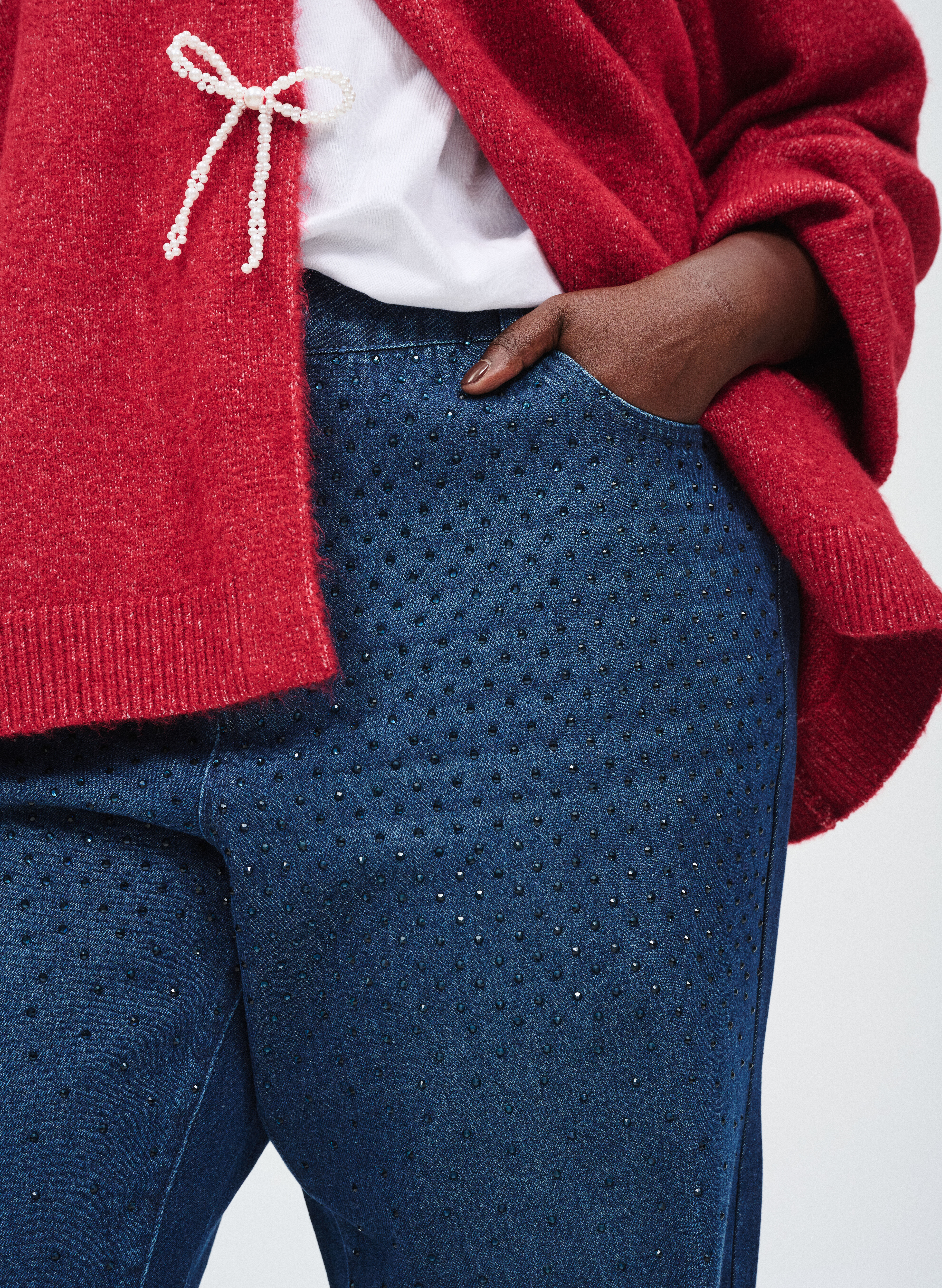 Zizzi Cardigan med perlesl&oslash;jfe, , Model