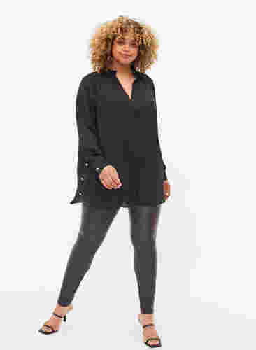 Langærmet skjorte med flæsekrave, Black, Model image number 3