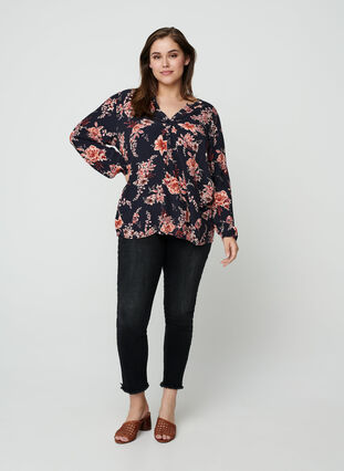 MDAMILLA, L/S, BLOUSE, NS w. Red Flower, Model image number 2