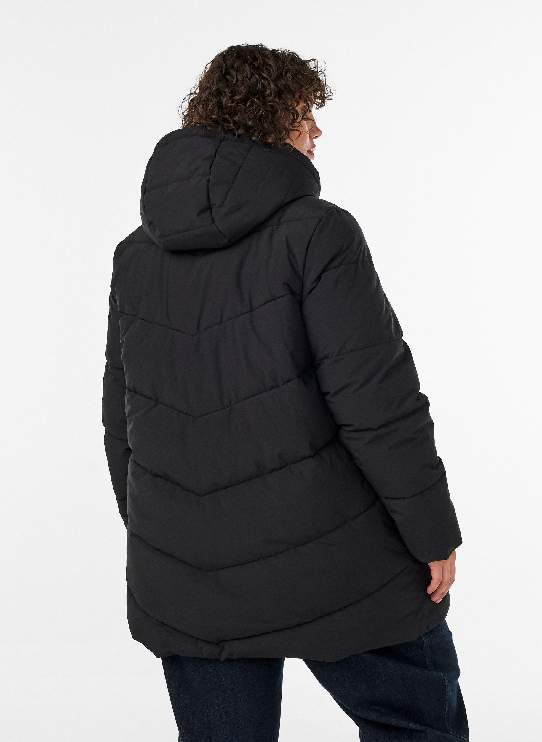 ZizziMellemlang pufferjakke med h&aelig;tte, Sort, Model image number 2