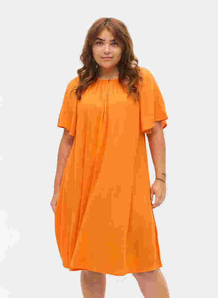 Kortærmet kjole i viskose, Orange Peel, Model
