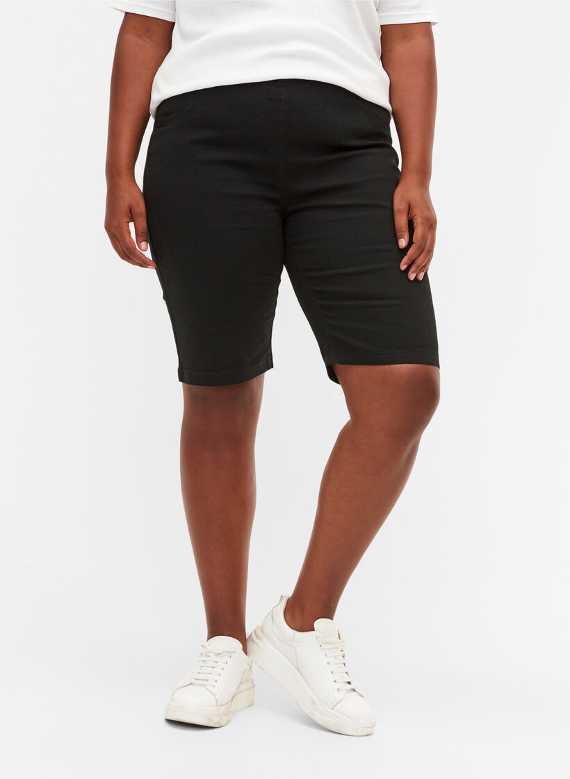 Tætsiddende shorts med baglommer, Black, Model image number 2