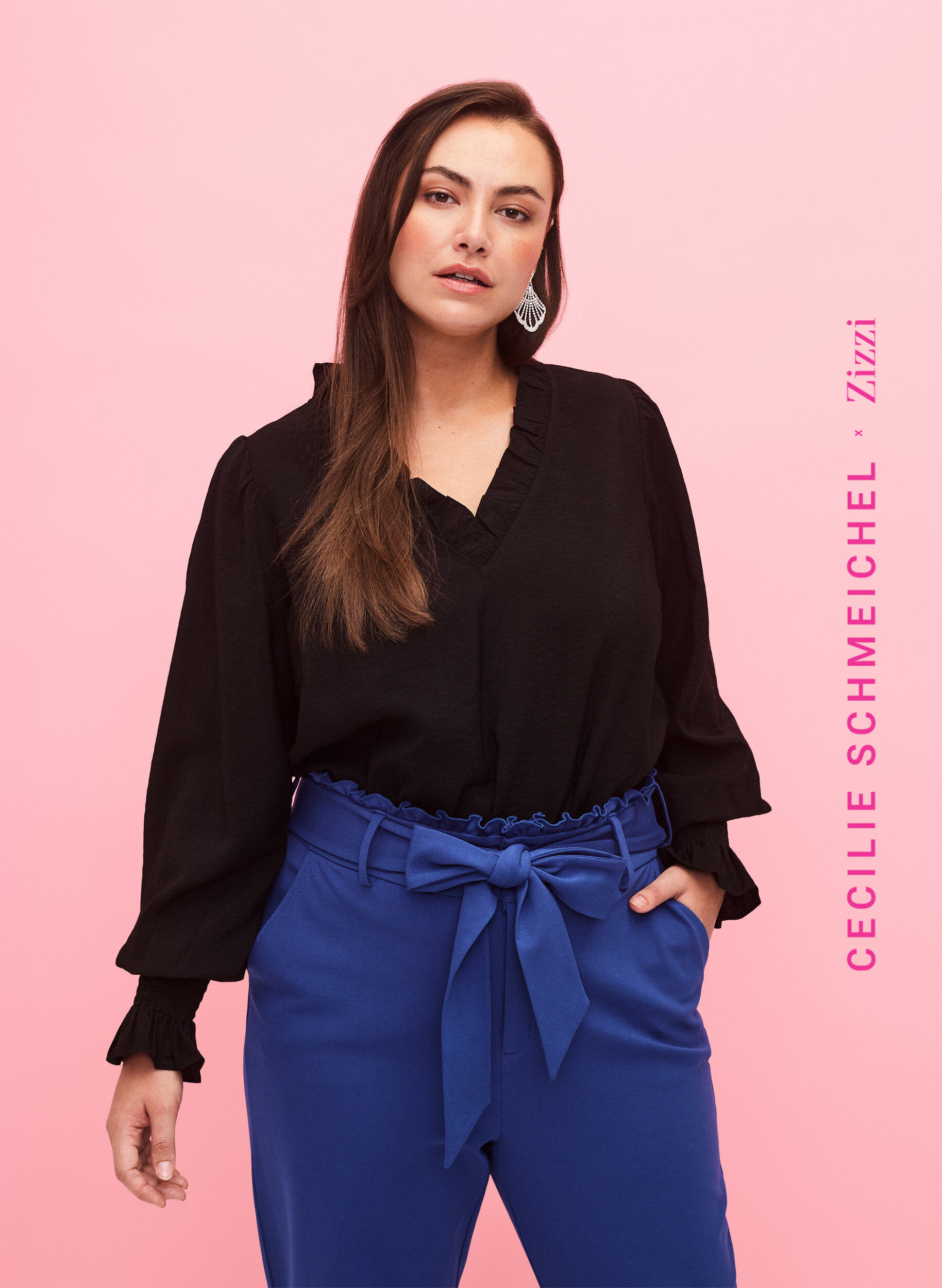 Zizzi Lang&aelig;rmet viskosebluse med fl&aelig;sedetaljer, Black, Model image number 0