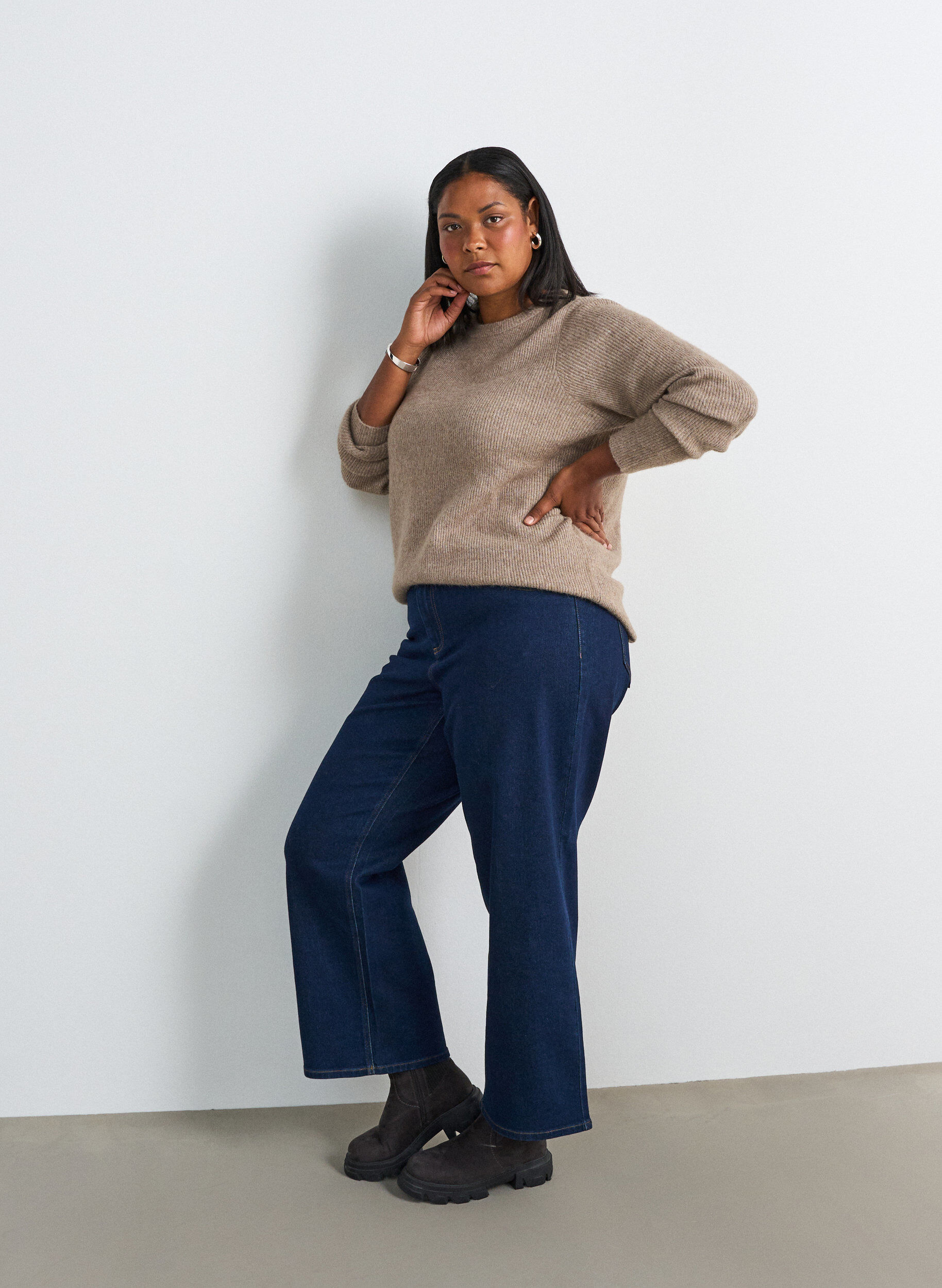 ZizziMeleret strikbluse med rund hals, Beige, Model image number 1