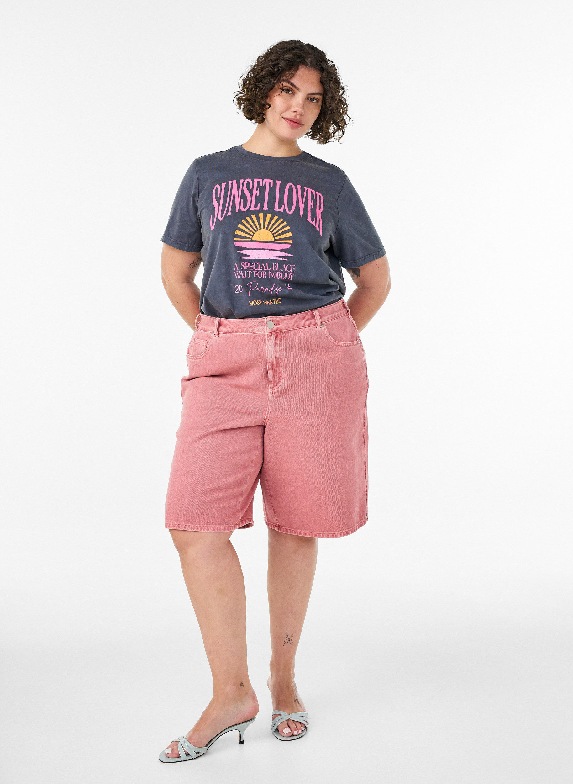 ZizziT-shirt i bomuld med frontprint og vasket look, Gr&aring;, Model image number 1