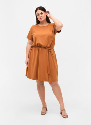 Kortærmet kjole med taljebælte, Pecan Brown, Model image number 2