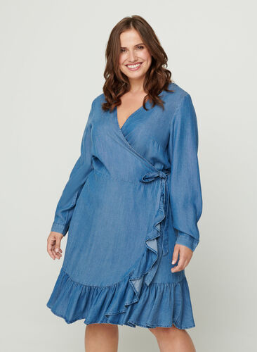 Kort wrap kjole i lyocell, Mid blue denim, Model image number 0