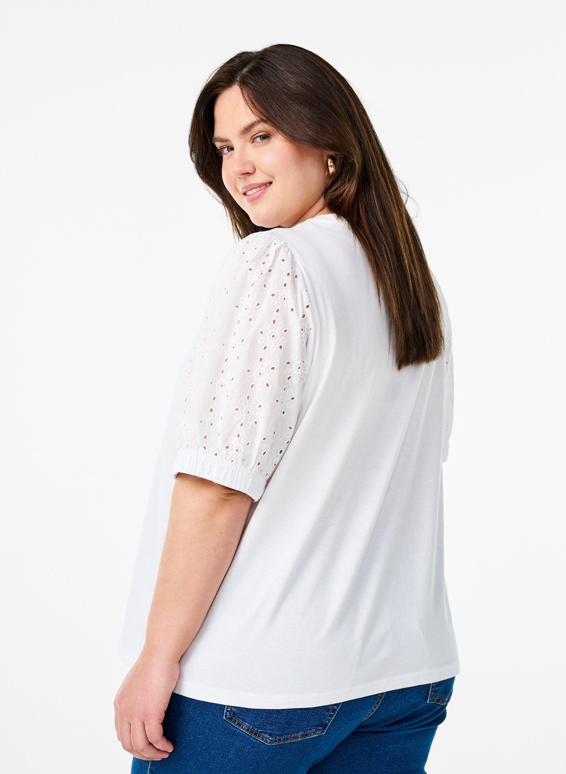 Zizzi T-shirt med broderi anglaise &aelig;rmer, Hvid, Model image number 2