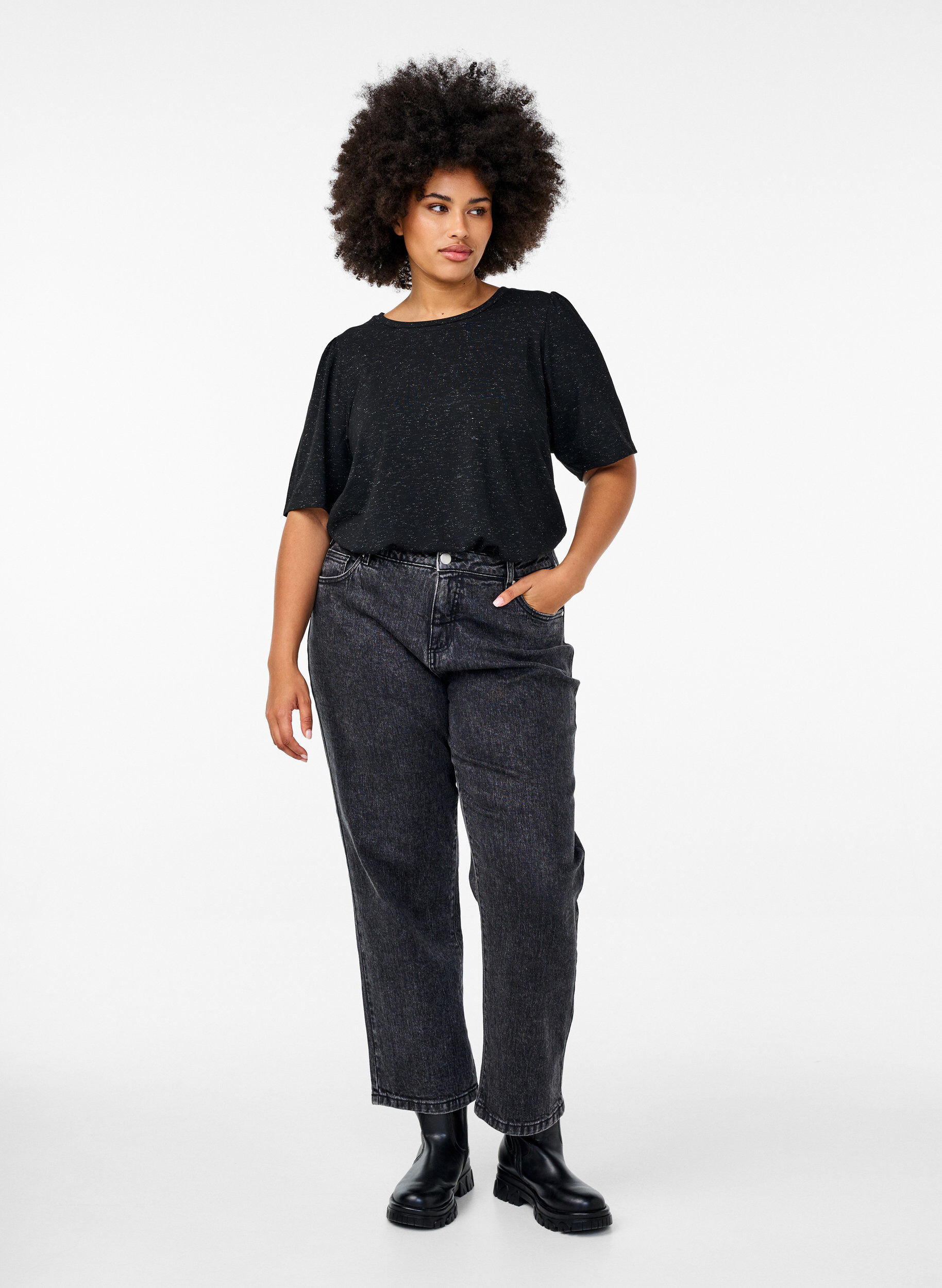 Zizzi T-shirt med glitter og korte puf&aelig;rmer, Sort, Model image number 1